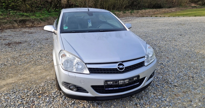 Opel Astra cena 14900 przebieg: 153077, rok produkcji 2007 z Nowy Staw małe 232